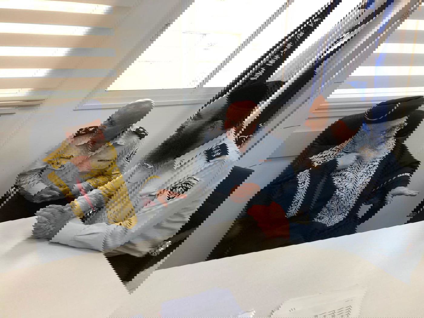 הראשון לציון ביקר בשב"ס: תסייעו לאסירים