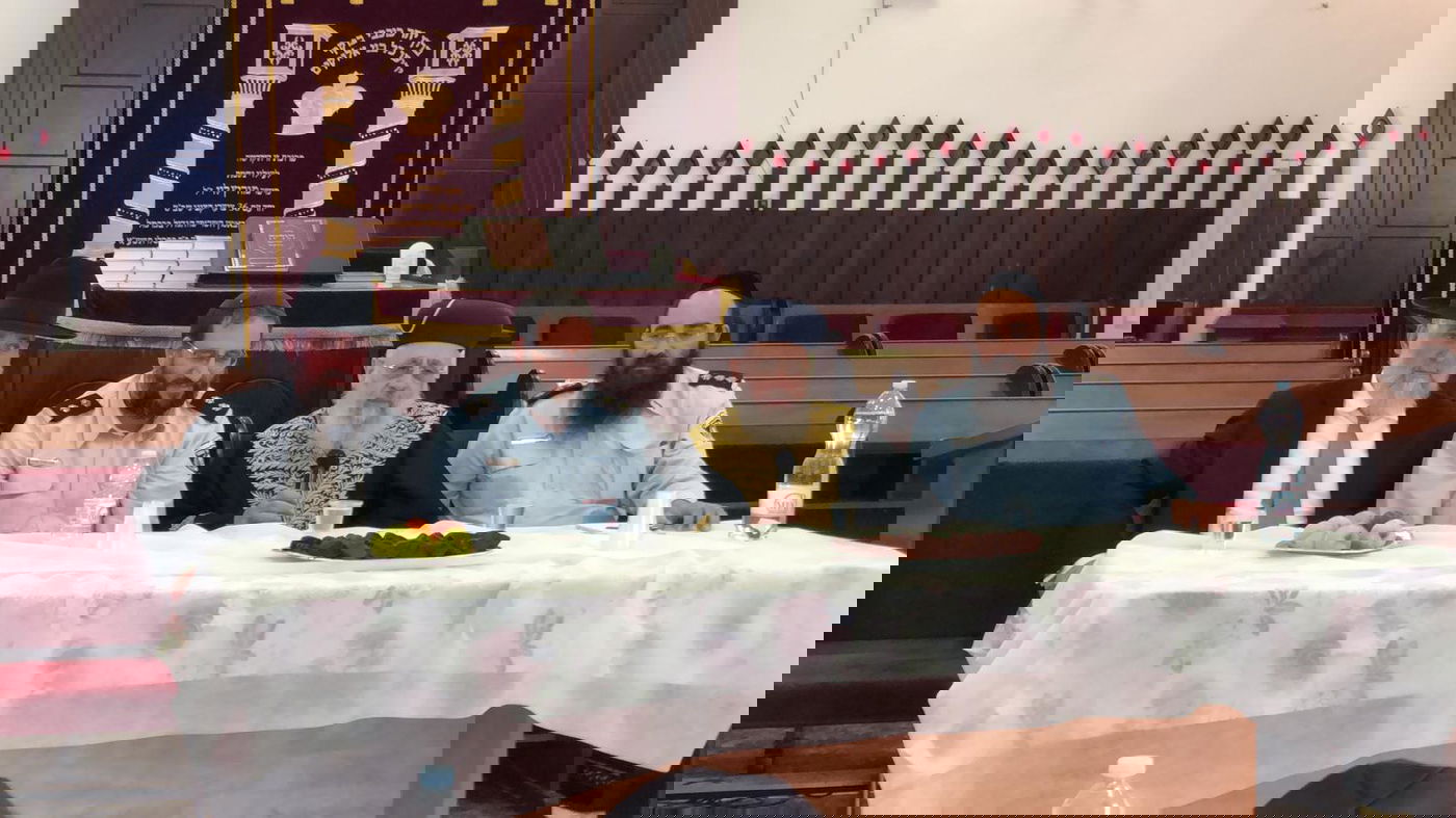 הראשון לציון ביקר בשב"ס: תסייעו לאסירים