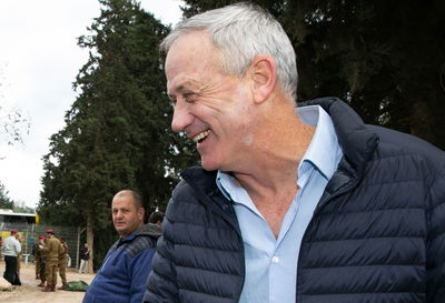 בני גנץ עם אוהדים