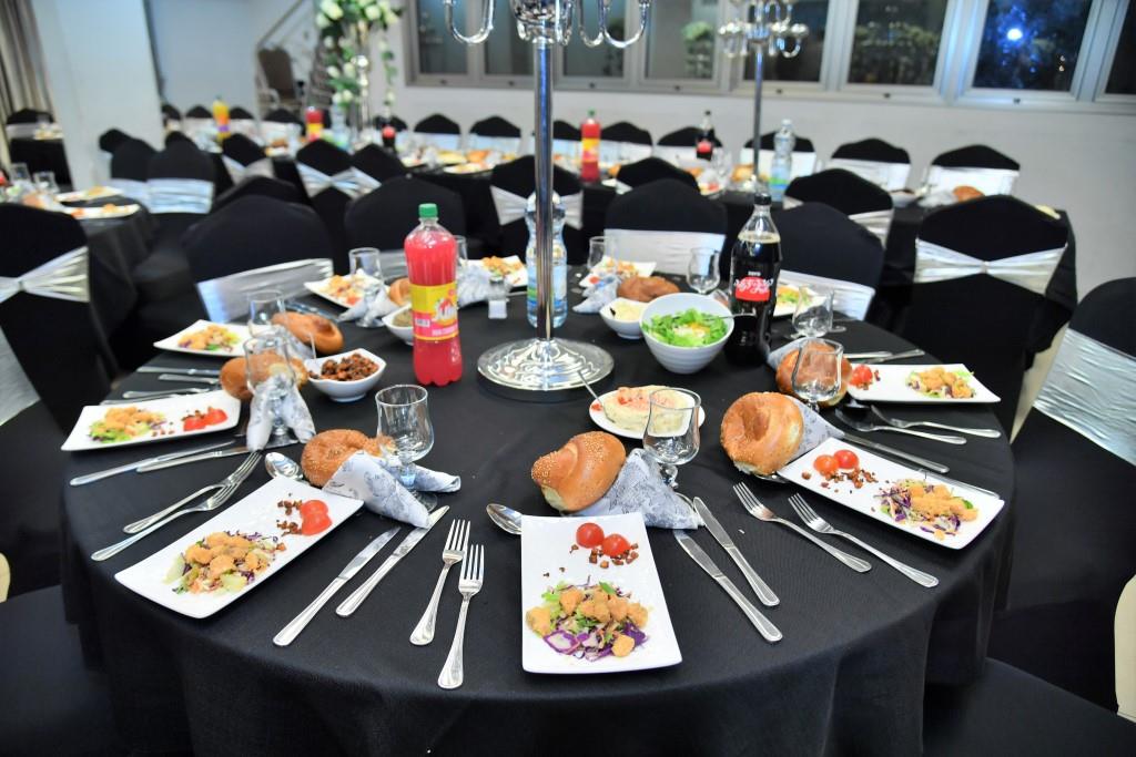 הכנסת ס"ת לבית מדרש שומרי אמונים. צפו