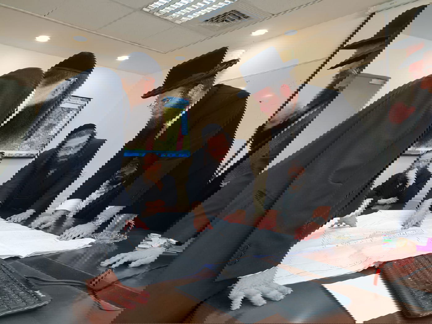 גולדברג נפגש עם הגבאים: "בגלל זה הפסדנו את הבחירות"