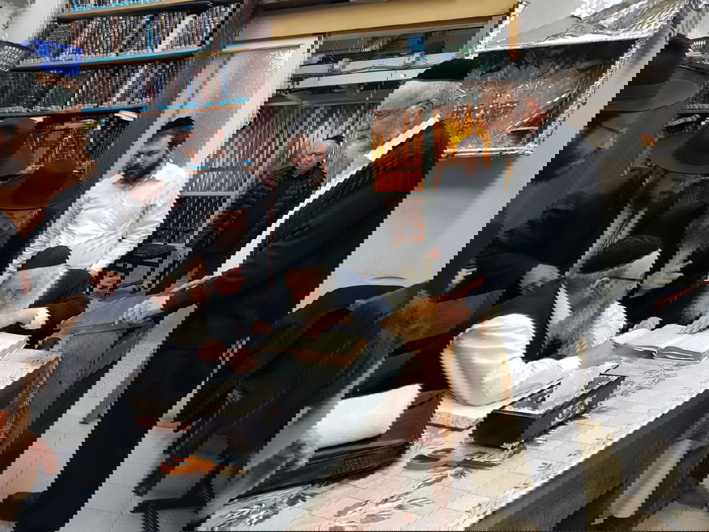 מתוח ודרוך: אלוביץ' ביקש את ברכת מרן הגר"ח