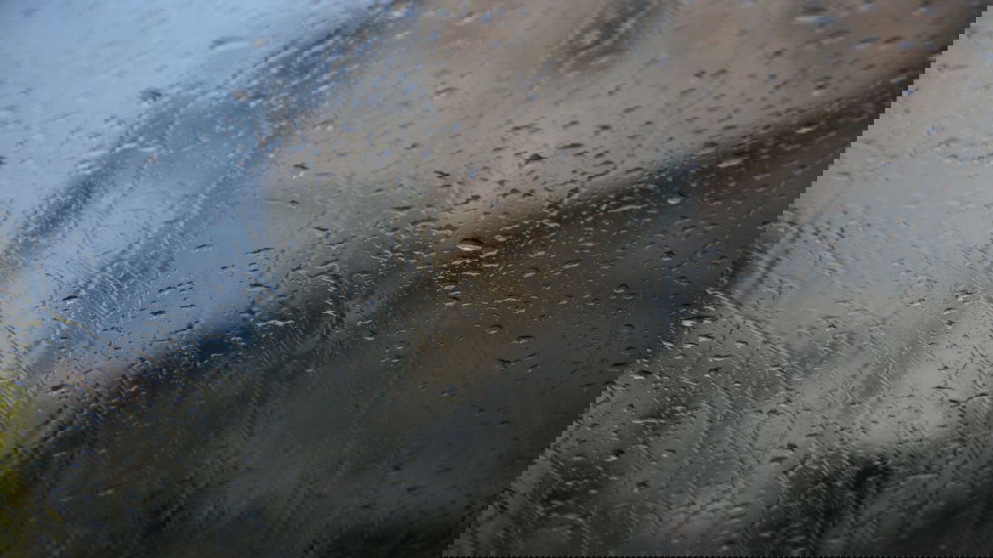 כך התמודדו במאה שערים עם הגשמים. צפו