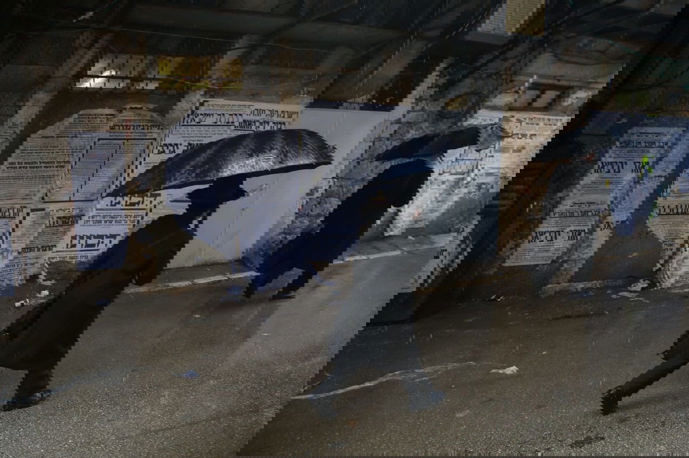 כך התמודדו במאה שערים עם הגשמים. צפו