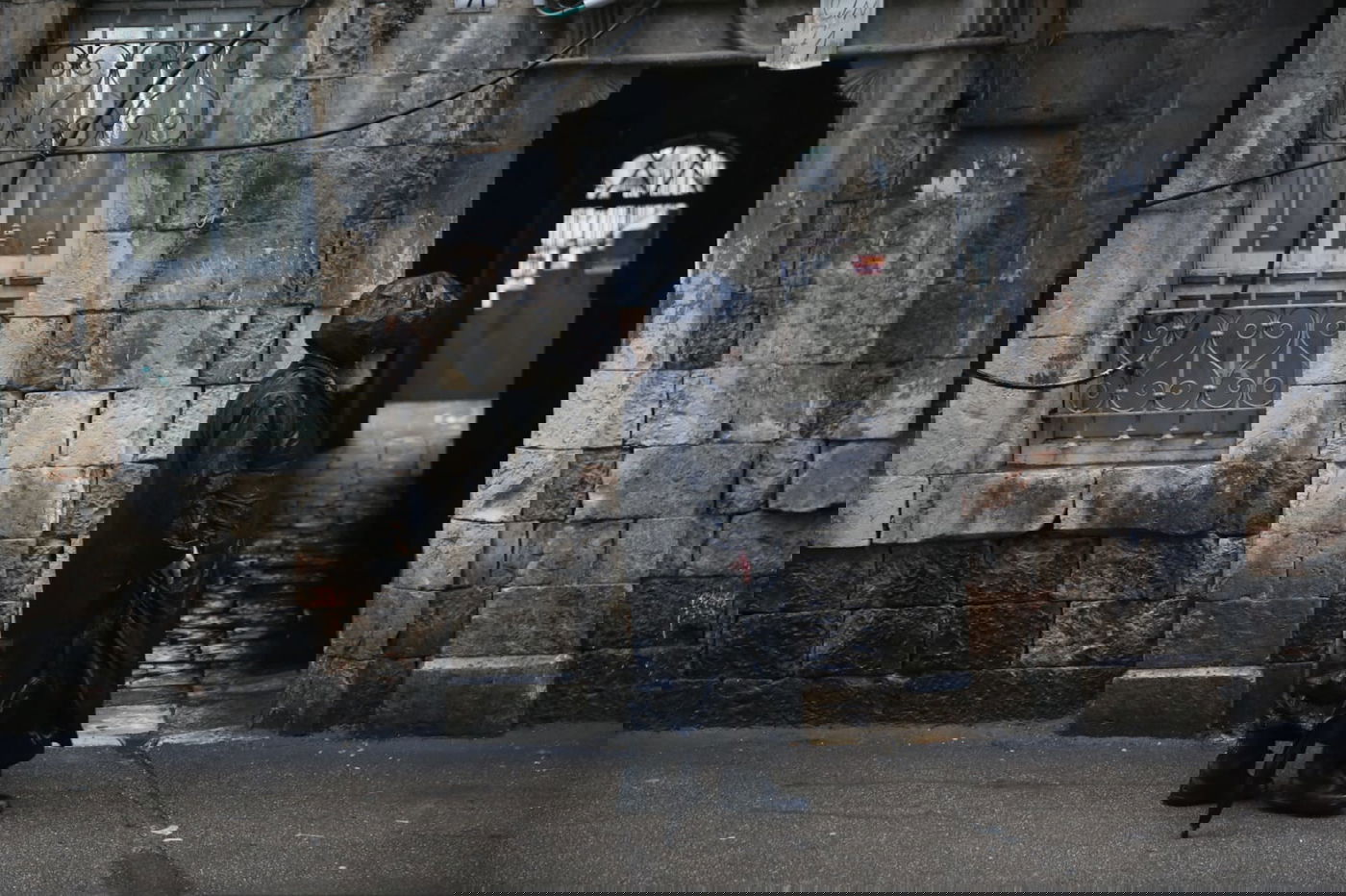 כך התמודדו במאה שערים עם הגשמים. צפו