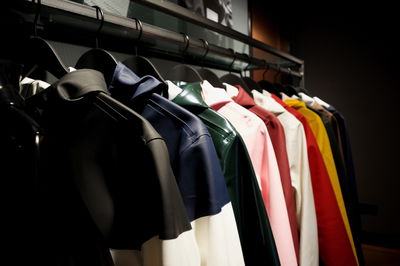 הבגד עושה את האדם: הפסיכולוגיה שמאחורי הלבוש שלנו