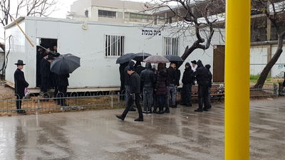 מתפללי בית הכנסת, הבוקר