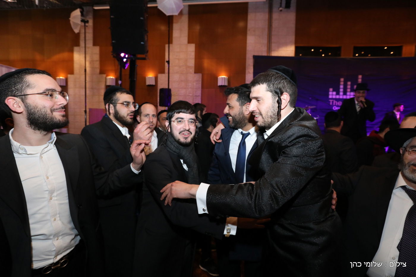 חגיגה בברסלב: העסקן בני מחלב התחתן