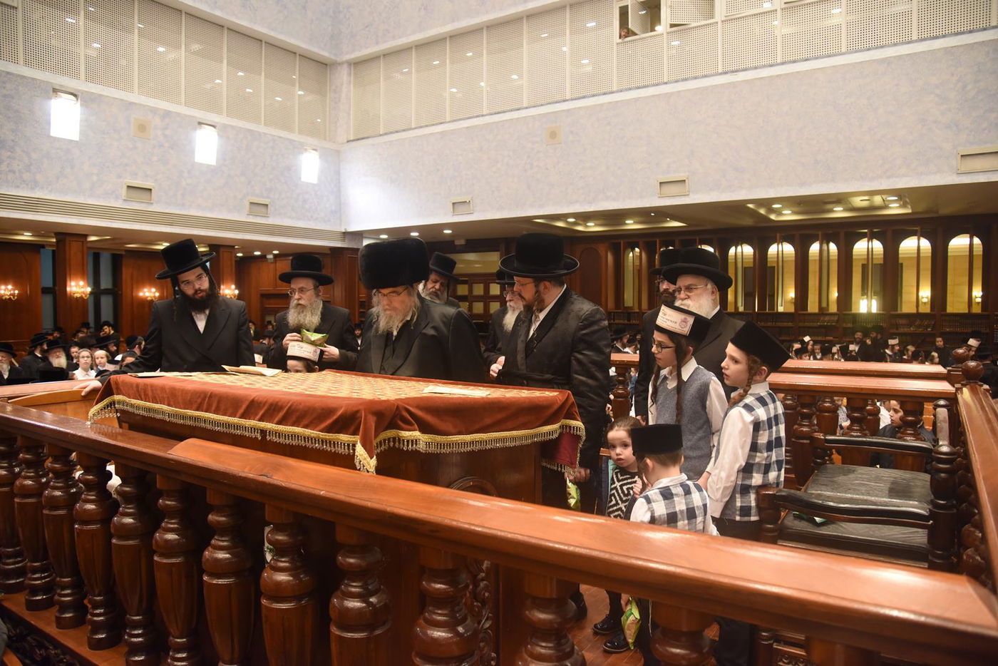 בבעלזא חגגו בברית מילה ו'קרישמע-ליינען'