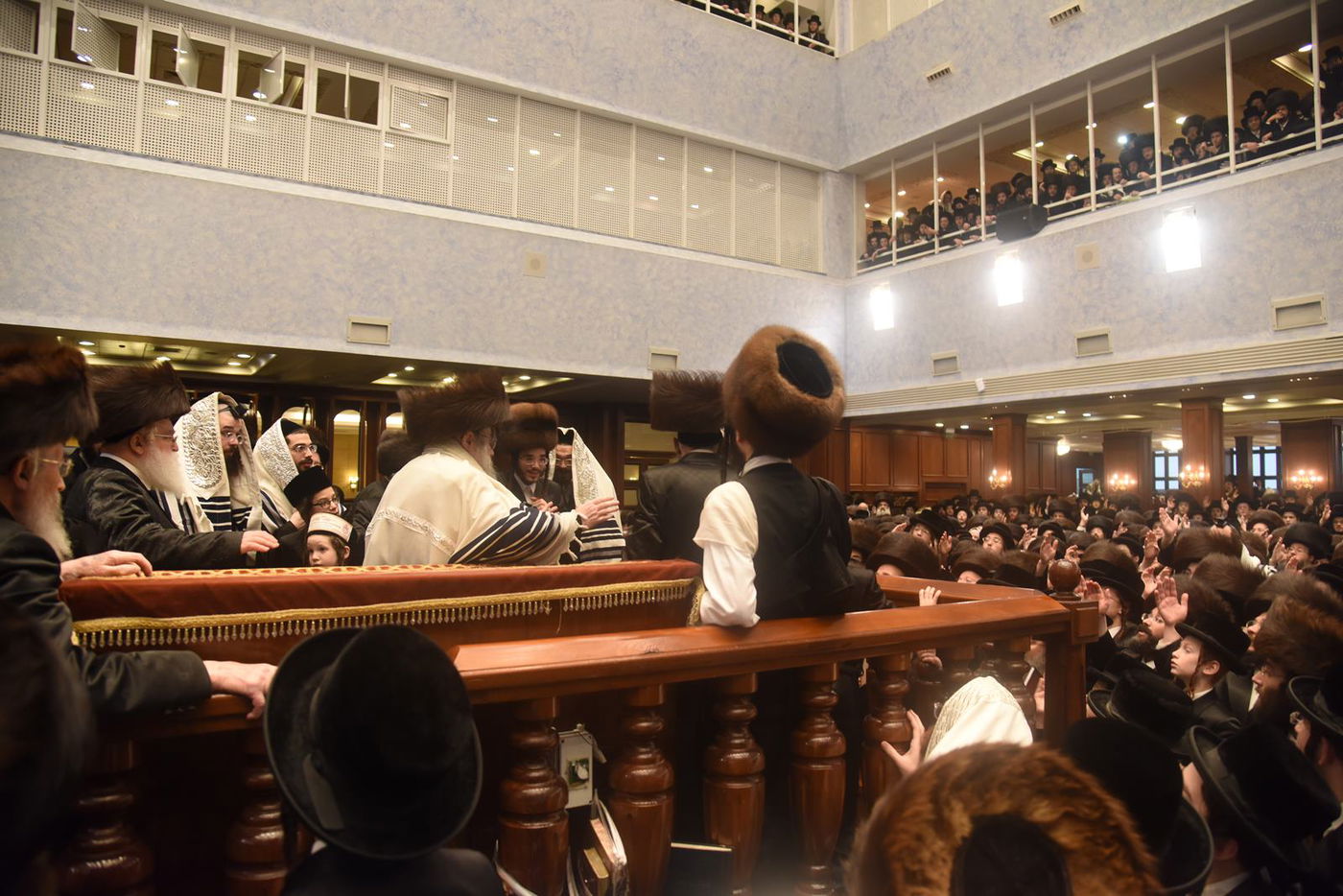 בבעלזא חגגו בברית מילה ו'קרישמע-ליינען'