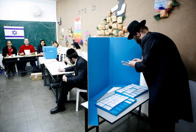 חרדים בבחירות, אילסטרוציה