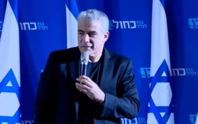 לפיד: יש לנו מעט נשים, והן לא ממושמעות