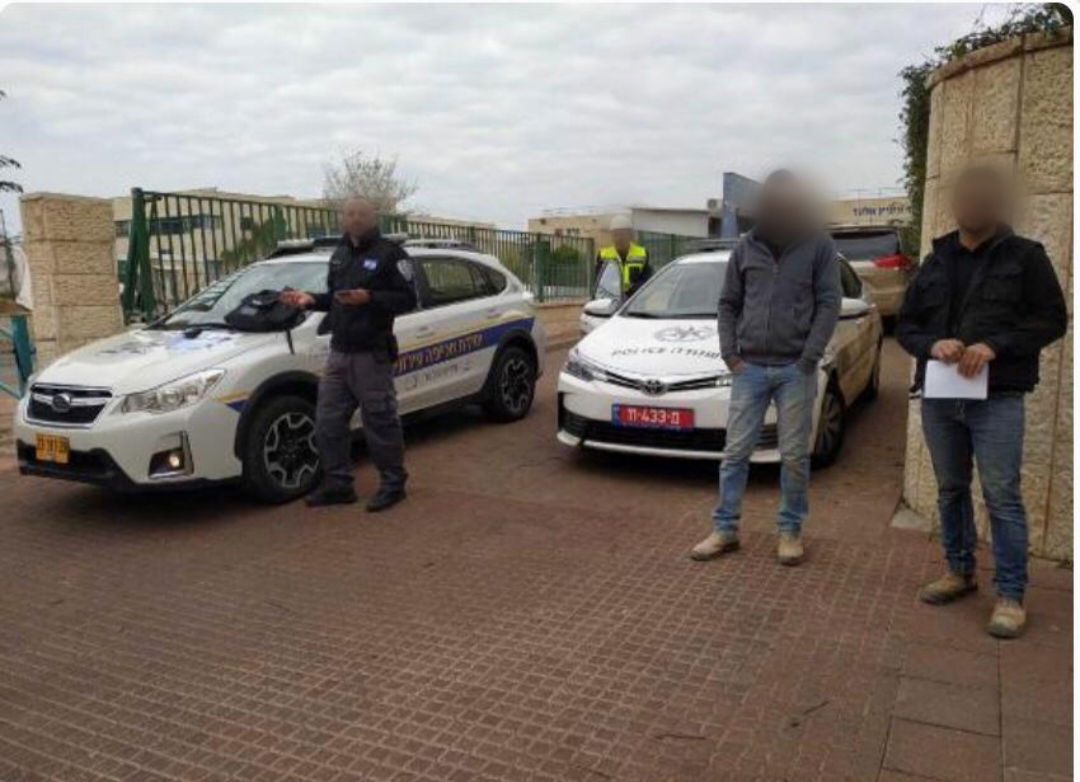 אלעד: ניסה לחבר חדר בקומה שלישית עם... ברגים