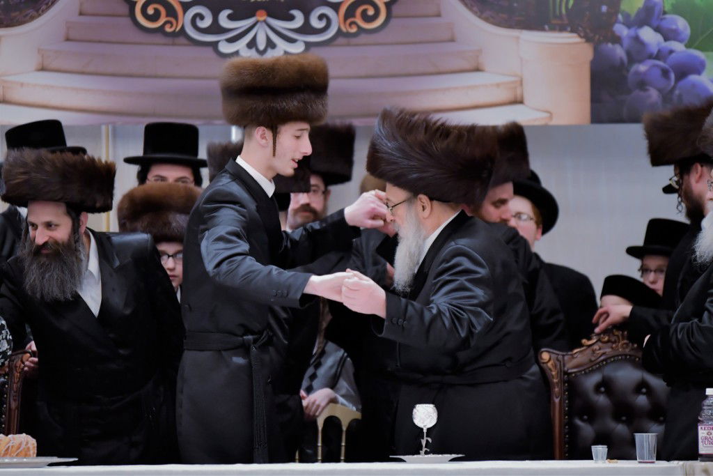 תיעוד מיוחד: שמחת בית ויז'ניץ בבורו פארק