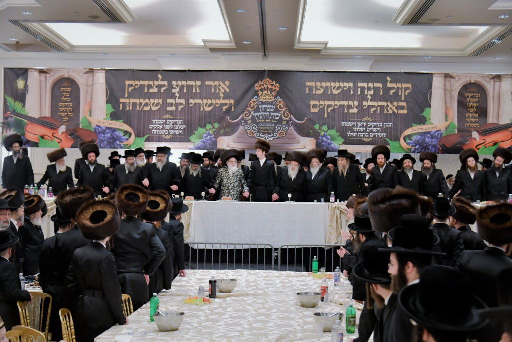 תיעוד מיוחד: שמחת בית ויז'ניץ בבורו פארק