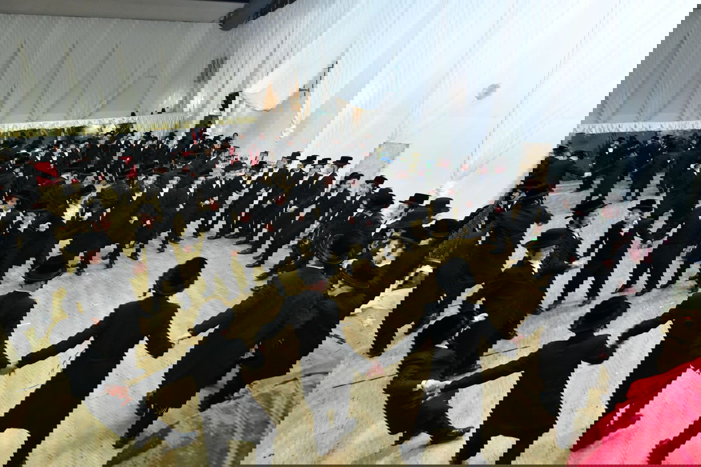 בחורי 'מכנובקא בעלזא' חגגו סיום שתי מסכתות