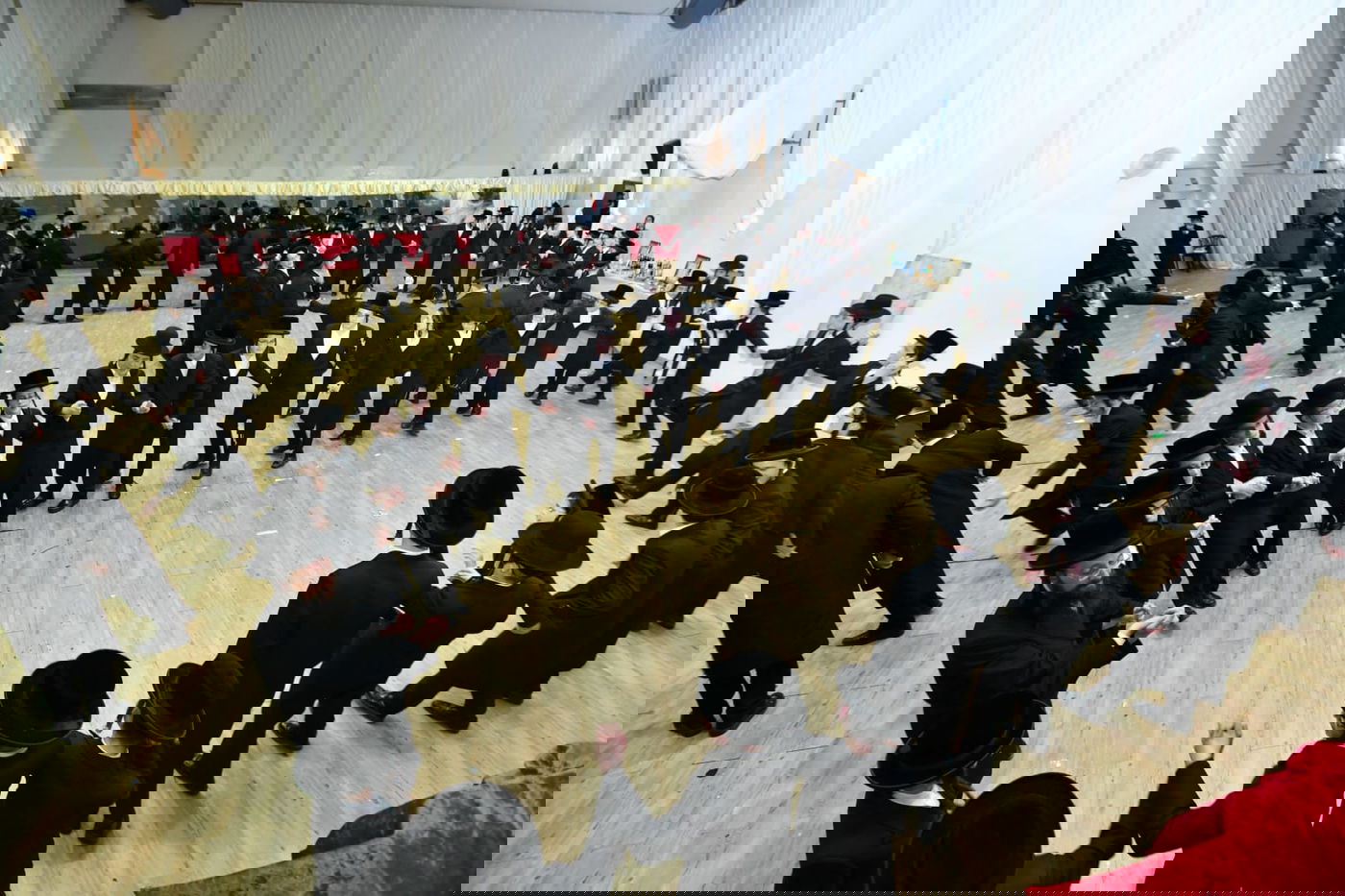 בחורי 'מכנובקא בעלזא' חגגו סיום שתי מסכתות