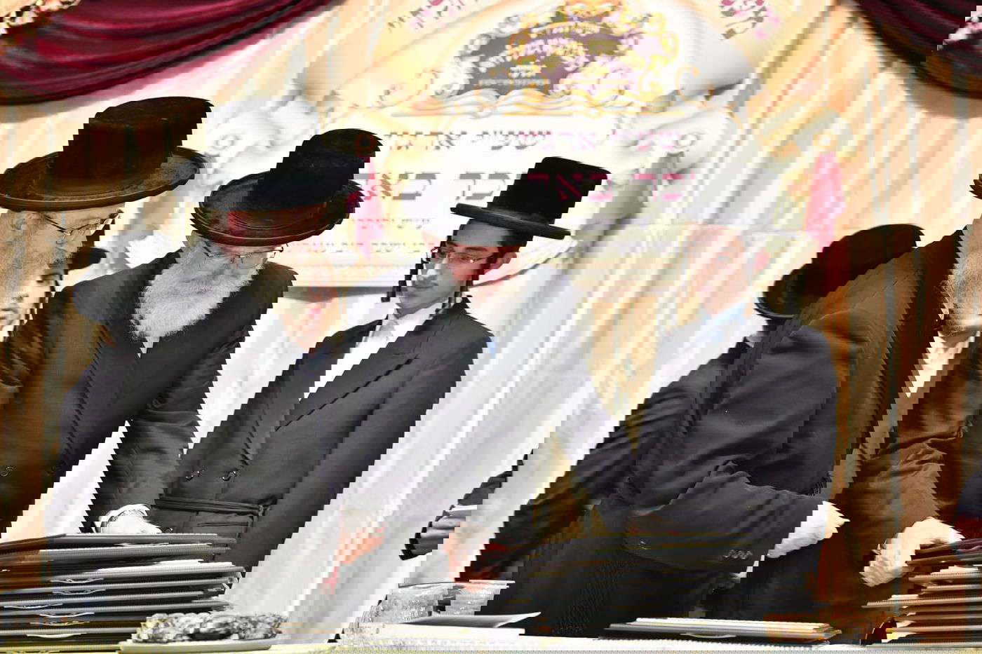 בחורי 'מכנובקא בעלזא' חגגו סיום שתי מסכתות