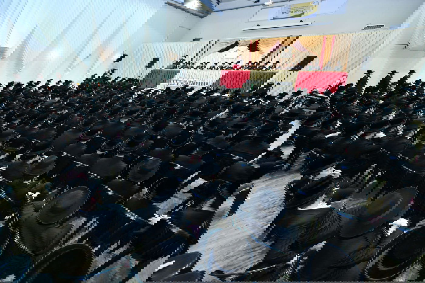 בחורי 'מכנובקא בעלזא' חגגו סיום שתי מסכתות