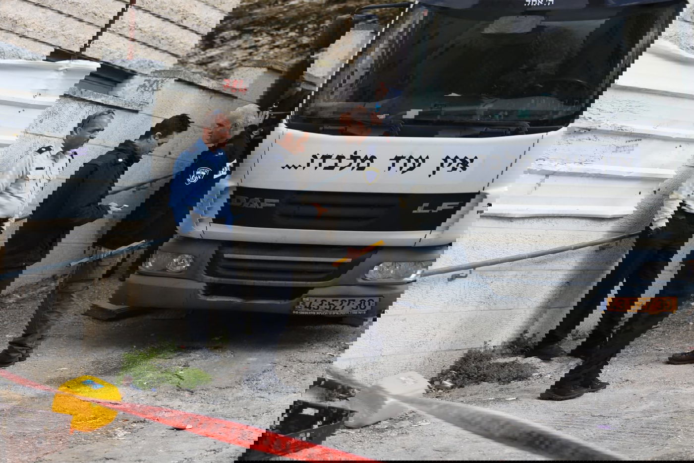 הר נוף: נהג משאית כבן 20 נמחץ למוות