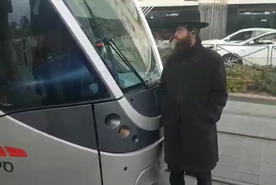 המפגין הבודד