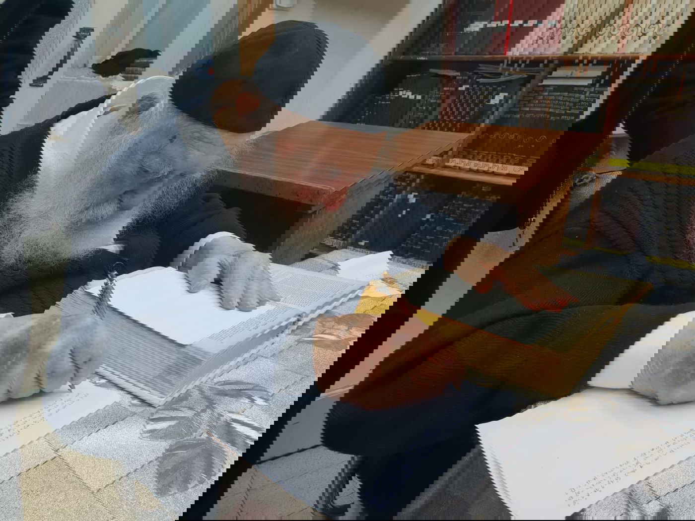 מרן שר התורה במכתב נרגש: "הישיבה קורסת מעול החובות"