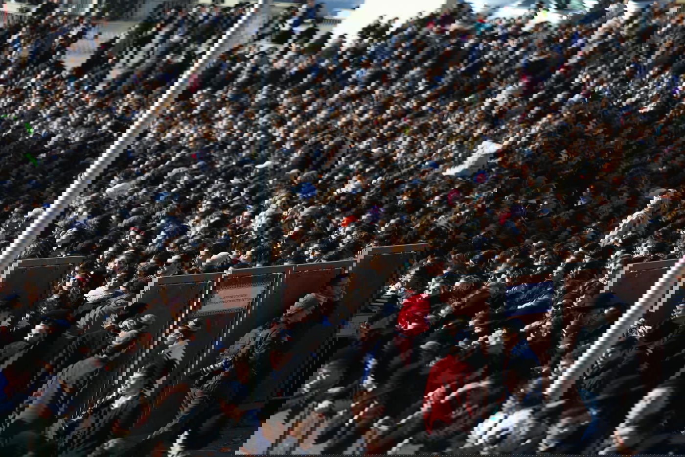 אלפים רבים הגיעו לתפילה בכותל: כנגד נשות הפרובוקציה