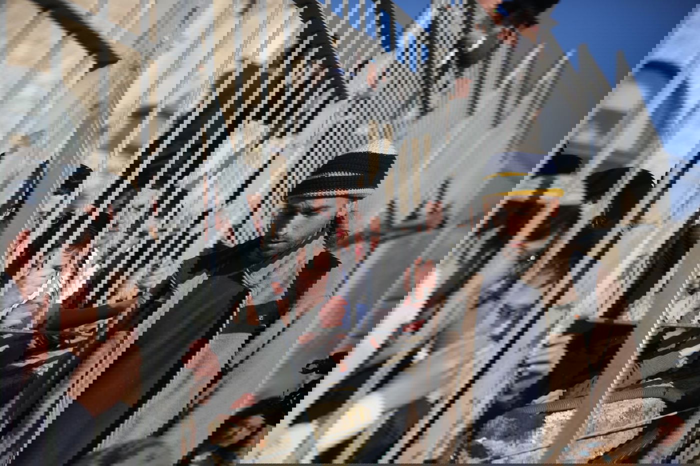 אלפים רבים הגיעו לתפילה בכותל: כנגד נשות הפרובוקציה