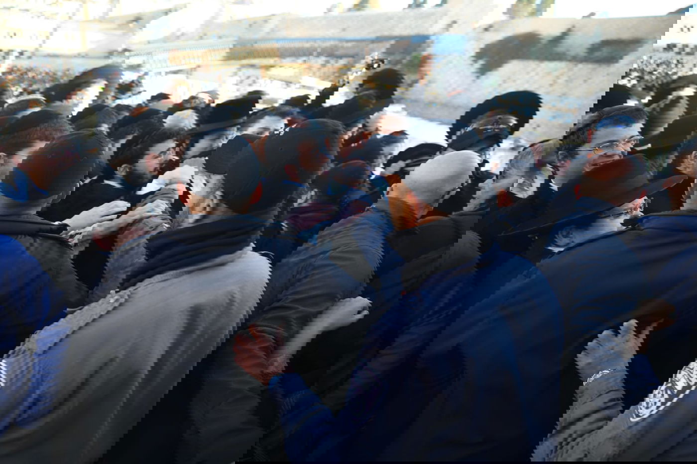 אלפים רבים הגיעו לתפילה בכותל: כנגד נשות הפרובוקציה