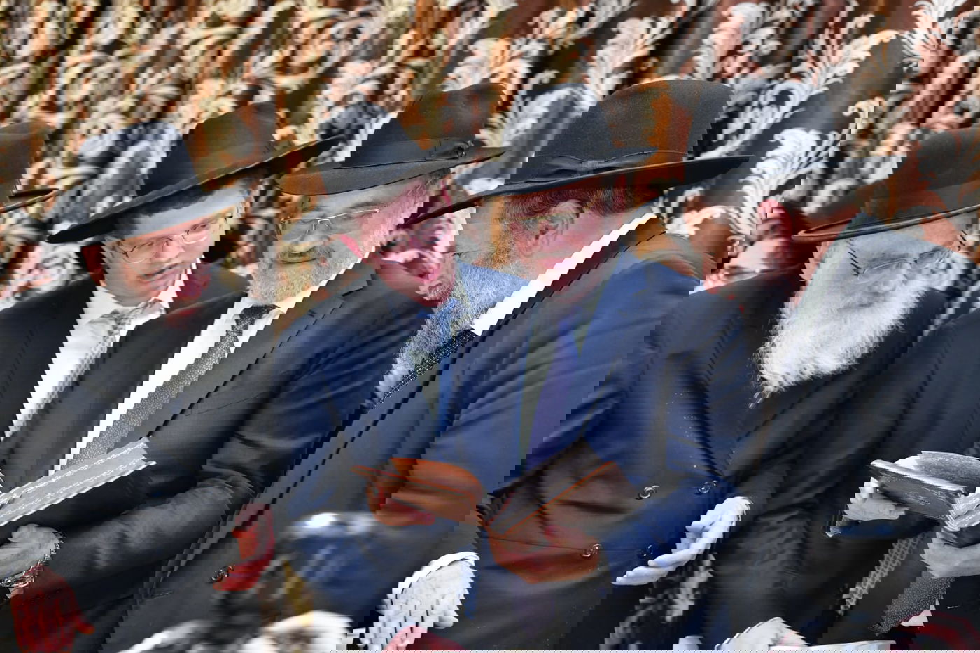 'קול תורה' חגגה 80; גדולי ישראל כתבו אות