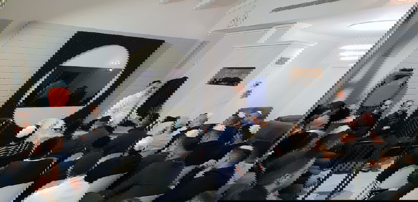 הרב יגאל כהן מסר שיעור אצל עומר אדם