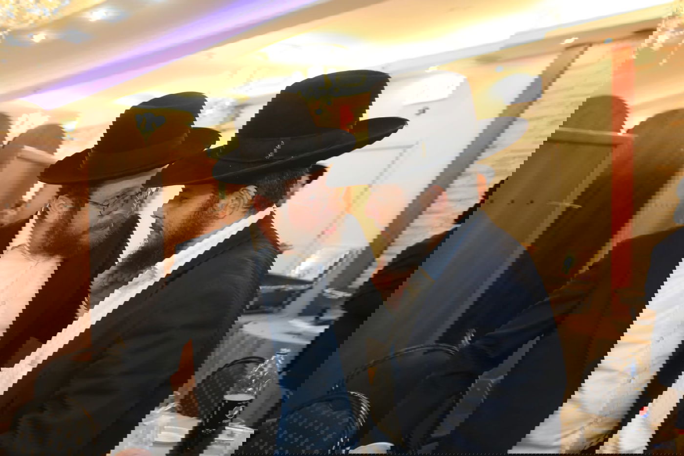 צפו בגלריה: שמחת אירוסי נאמן בית הגר"ח