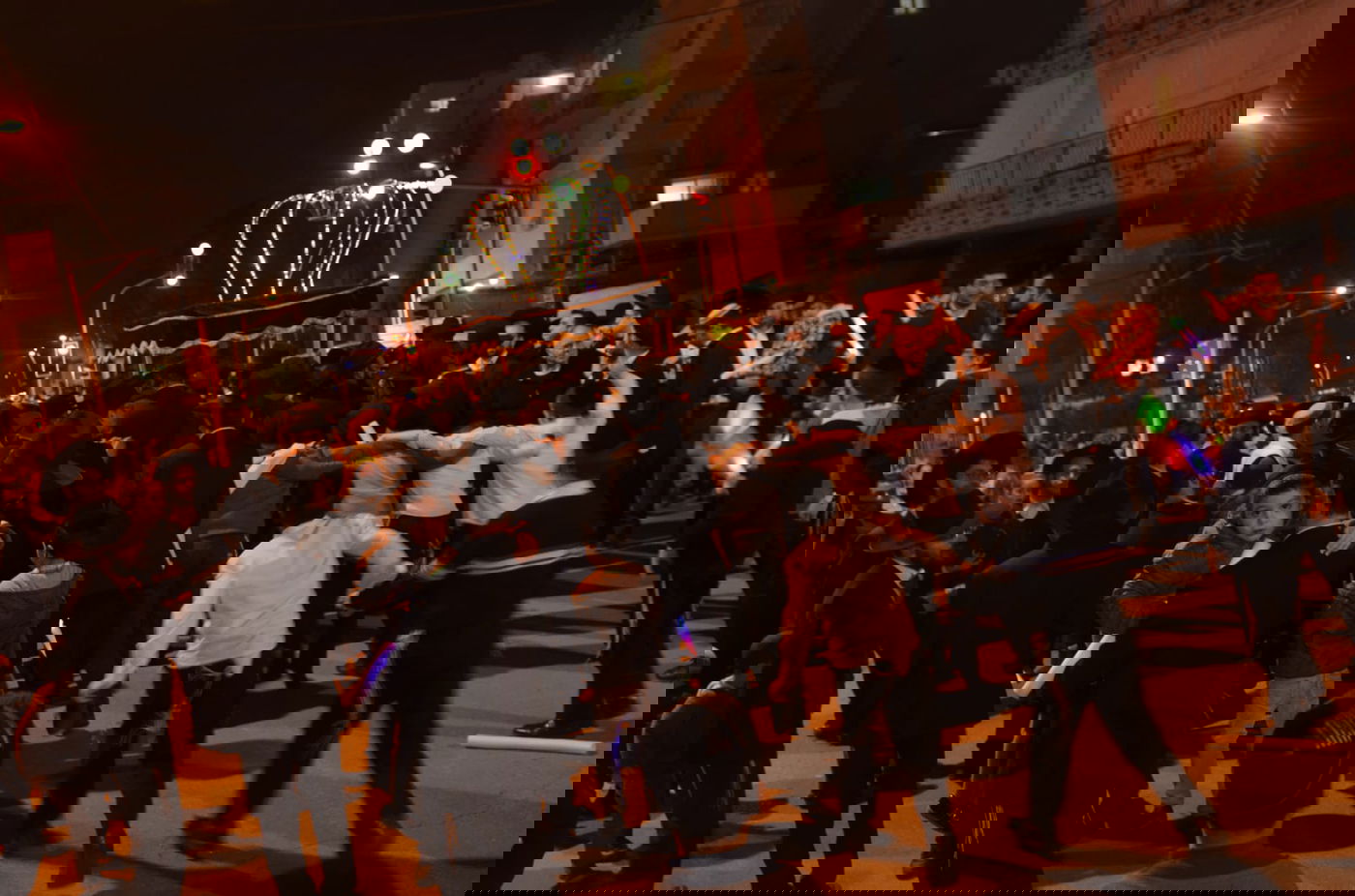 גדולי ישראל כתבו אות בספר התורה. תיעוד