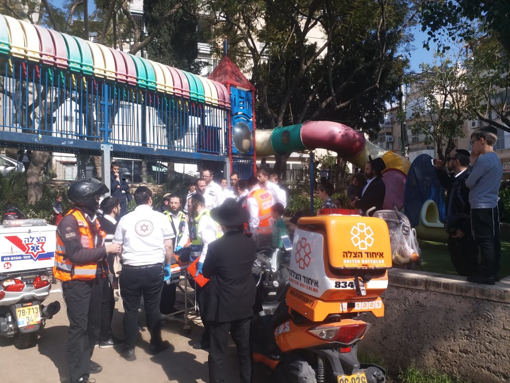 ילד בן 8 נפל מהמגלשה ונפצע באורח קל