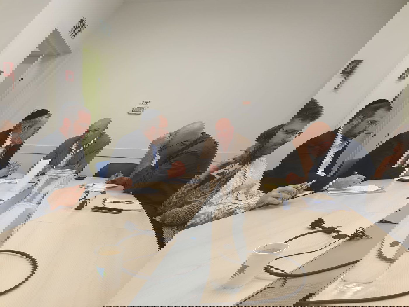 ח"כ יעקב אשר ובכירי משרד הבריאות בפגישה