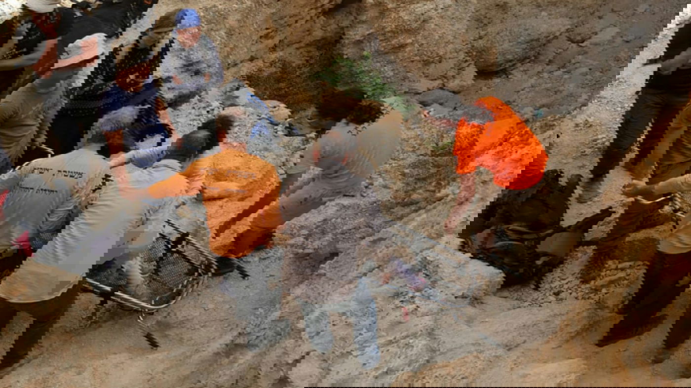 תלמידה שברה את הברך וחולצה מהמסלול