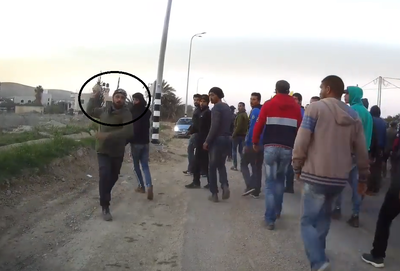 תיעוד יידוי האבן