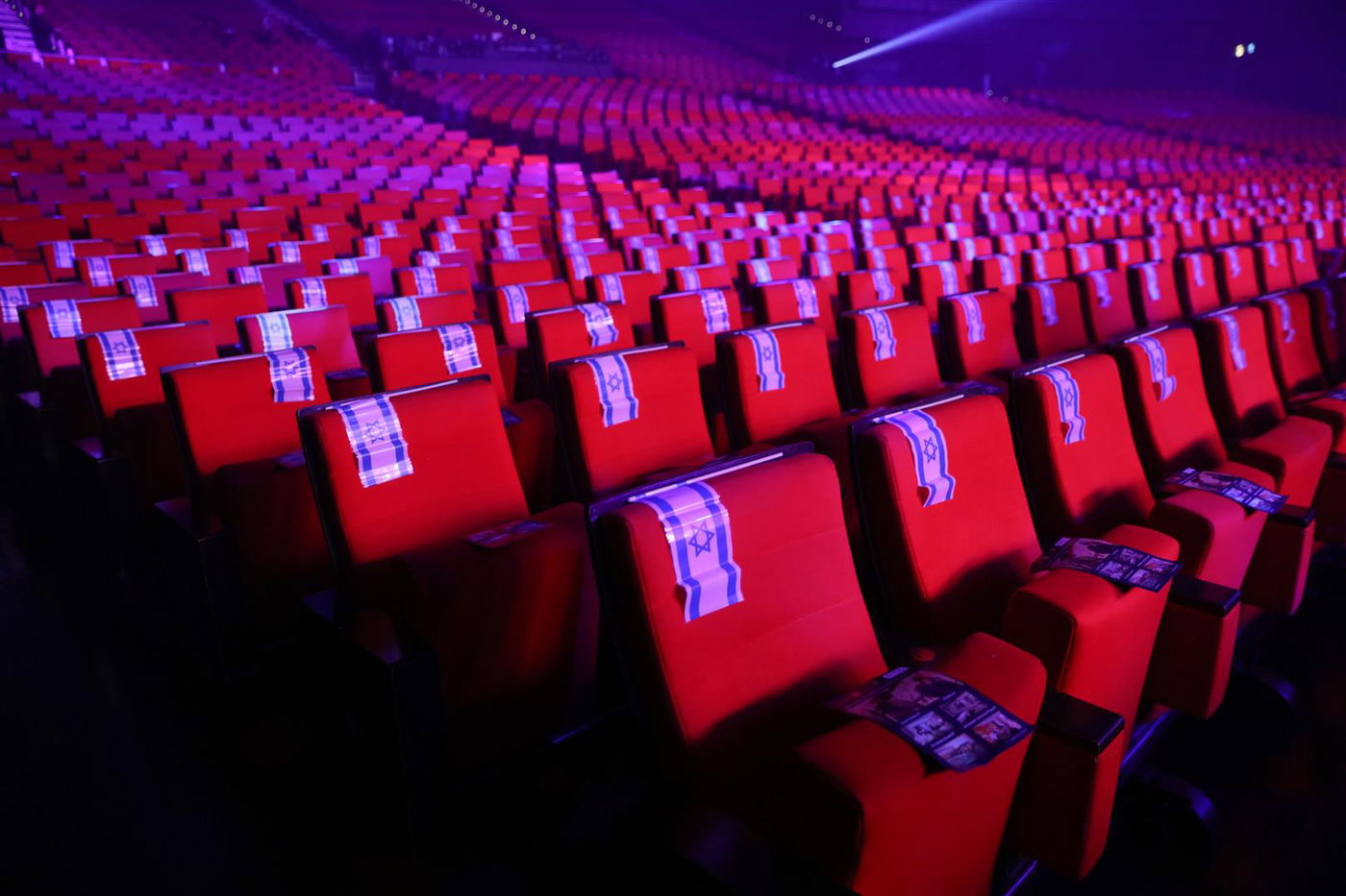 המופע הענק של שוואקי בלב פריז • צפו