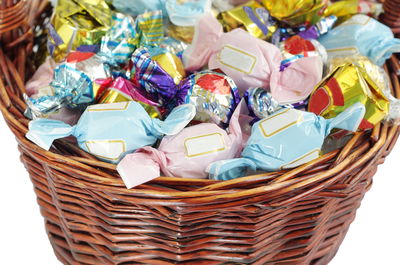 איך לתת משלוחי מנות מכל הלב בלי להרגיש פראיירית?