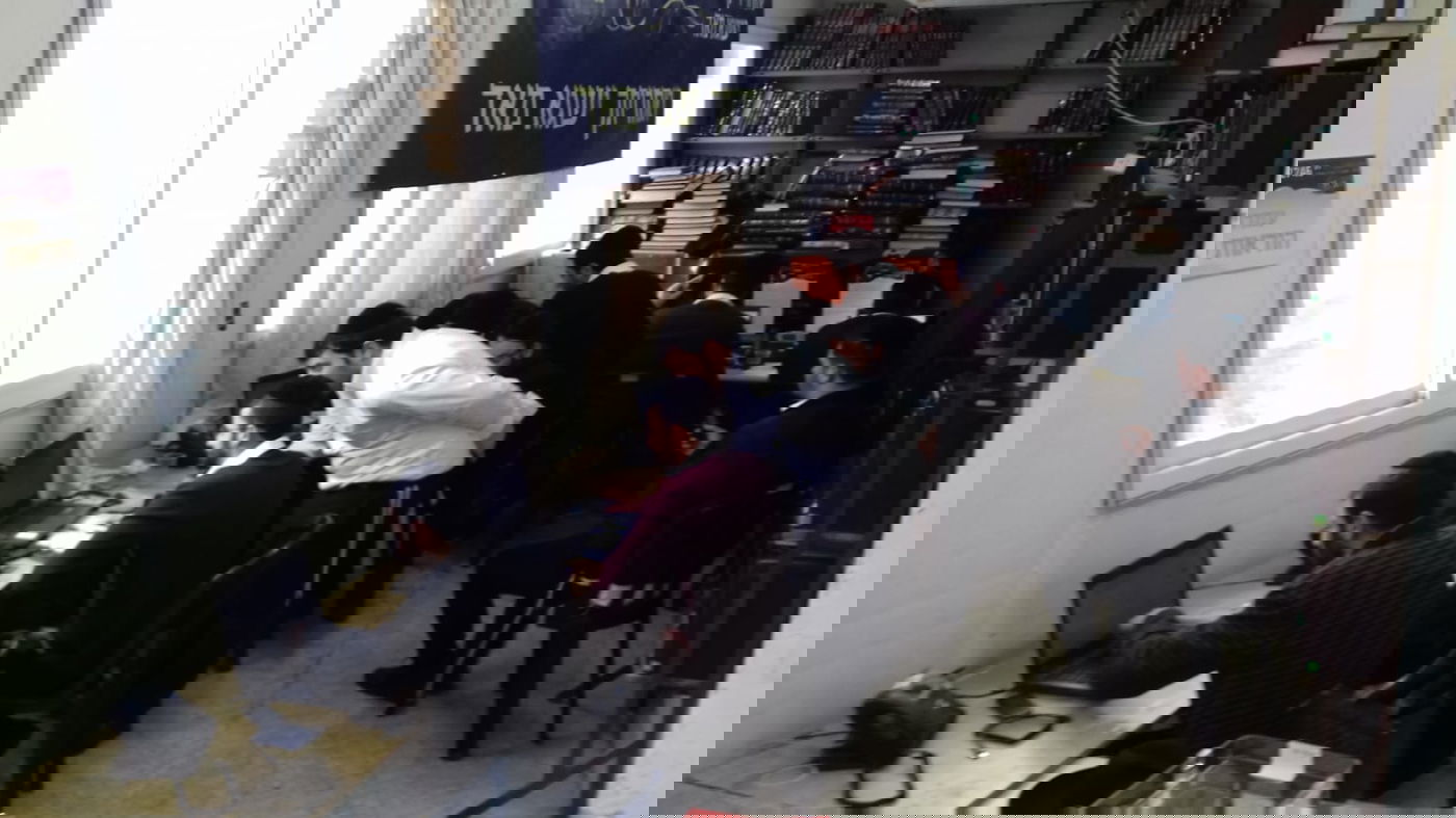 ישיבת אורחות דוד - כל תלמיד הוא בן יחיד