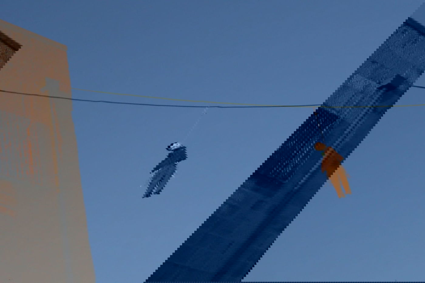 מאה שערים: קיצונים תלו בובה בדמות חייל חרדי