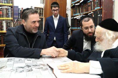 השר כץ במעונו של שר התורה