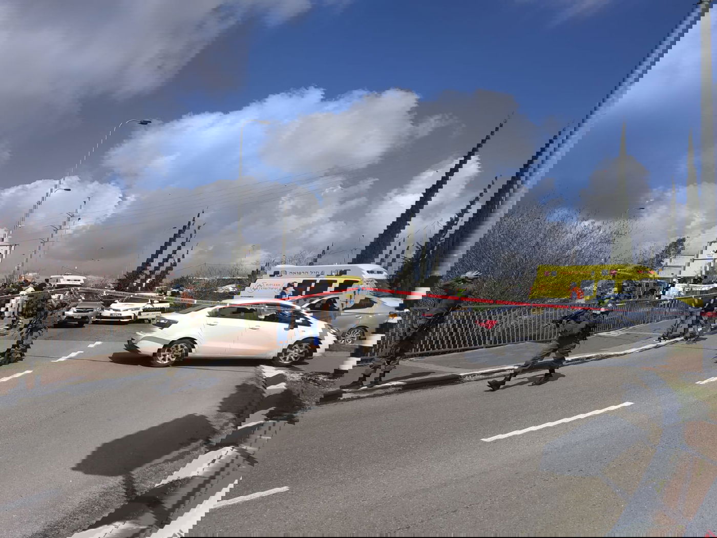 פיגוע משולב: הרוג ו-2 פצועים במצב קשה; המחבל נמלט