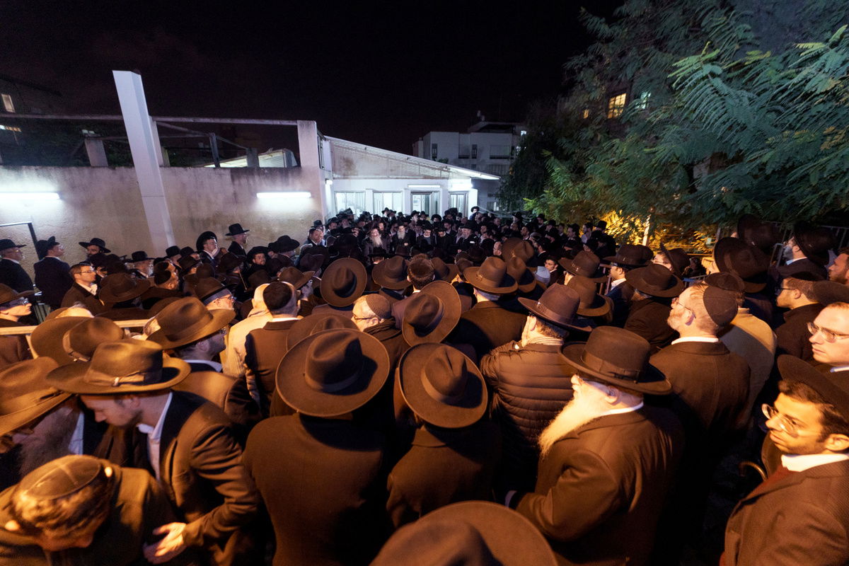 "אני לא ראוי לדבר על אבא"; פ"ת נפרדה מהרב חיים ניסן הרשברג זצ"ל