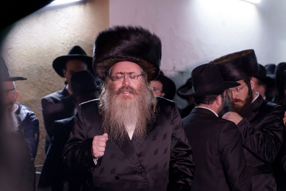 "אני לא ראוי לדבר על אבא"; פ"ת נפרדה מהרב חיים ניסן הרשברג זצ"ל