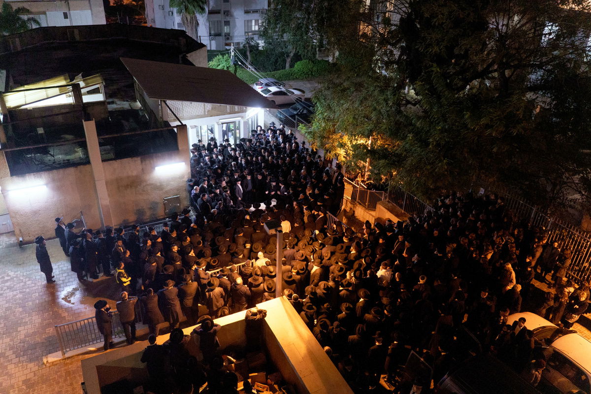 "אני לא ראוי לדבר על אבא"; פ"ת נפרדה מהרב חיים ניסן הרשברג זצ"ל