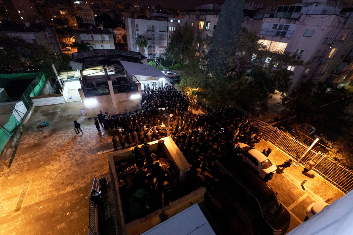 "אני לא ראוי לדבר על אבא"; פ"ת נפרדה מהרב חיים ניסן הרשברג זצ"ל