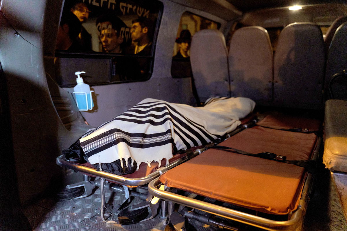 "אני לא ראוי לדבר על אבא"; פ"ת נפרדה מהרב חיים ניסן הרשברג זצ"ל