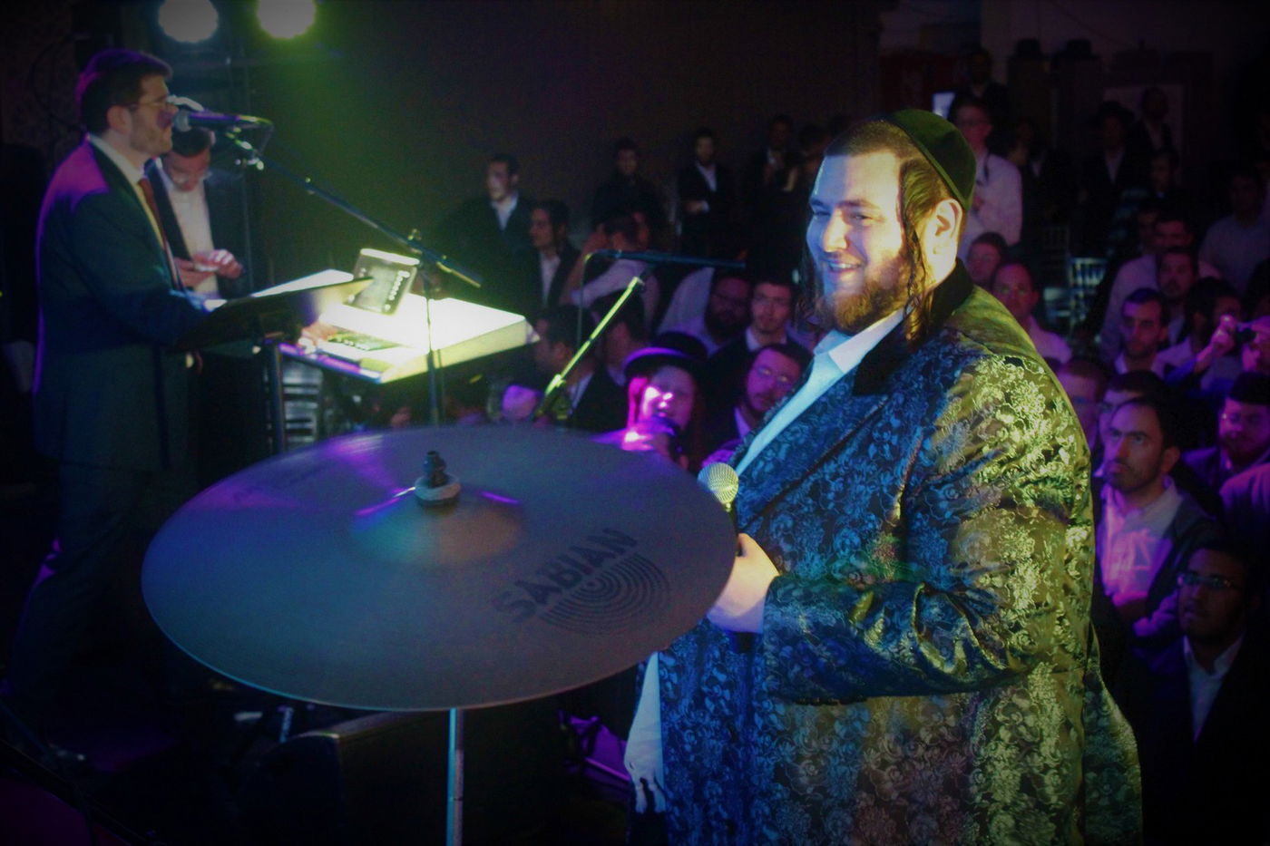 חי ״על הבמה״ - מופע ההשקה