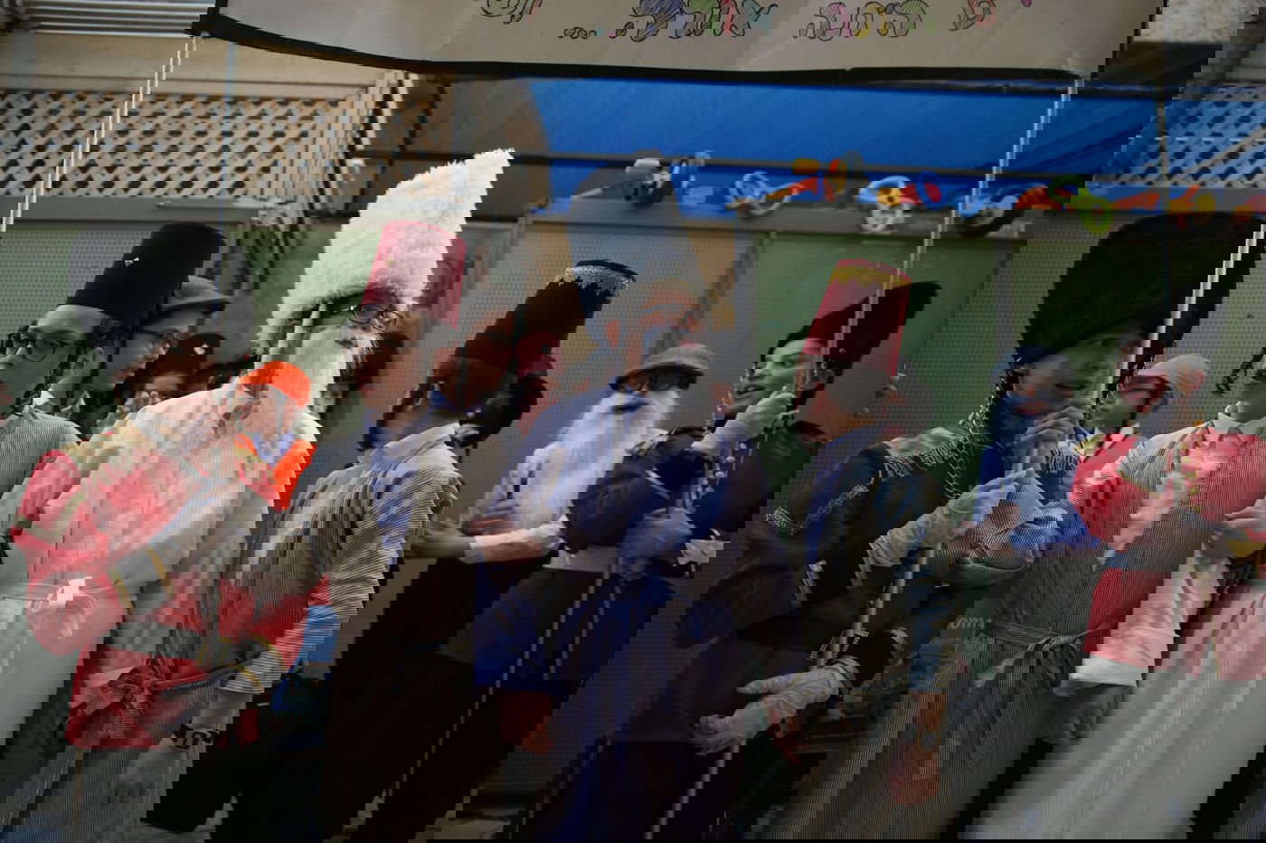 בסמטאות מאה שערים: הילדים חגגו "פורים רב"